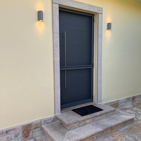 Diamante Beachfront Suites Xylokastro Dış mekan fotoğraf