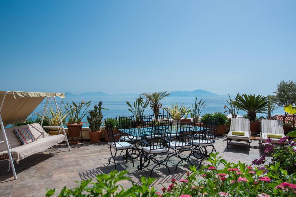 Diamante Beachfront Suites Xylokastro Dış mekan fotoğraf