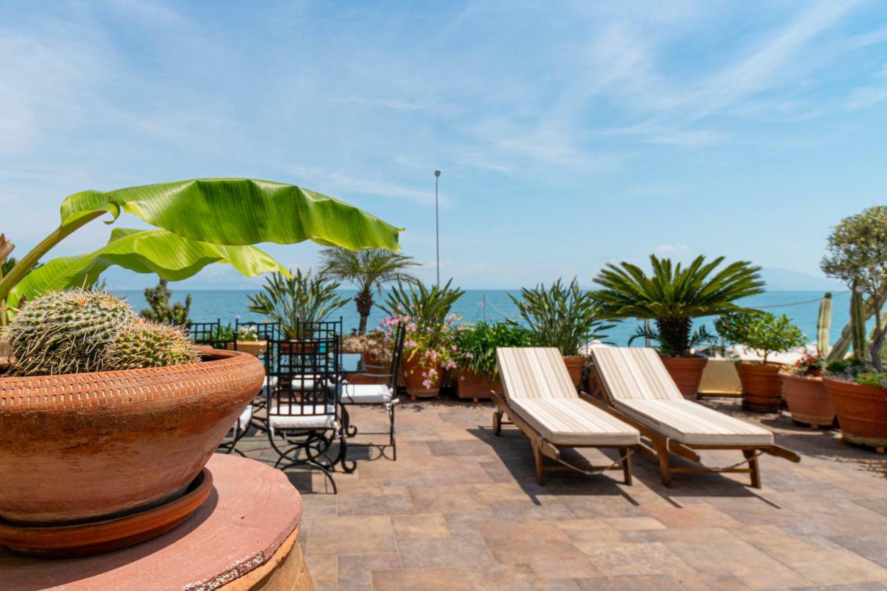 Diamante Beachfront Suites Xylokastro Dış mekan fotoğraf