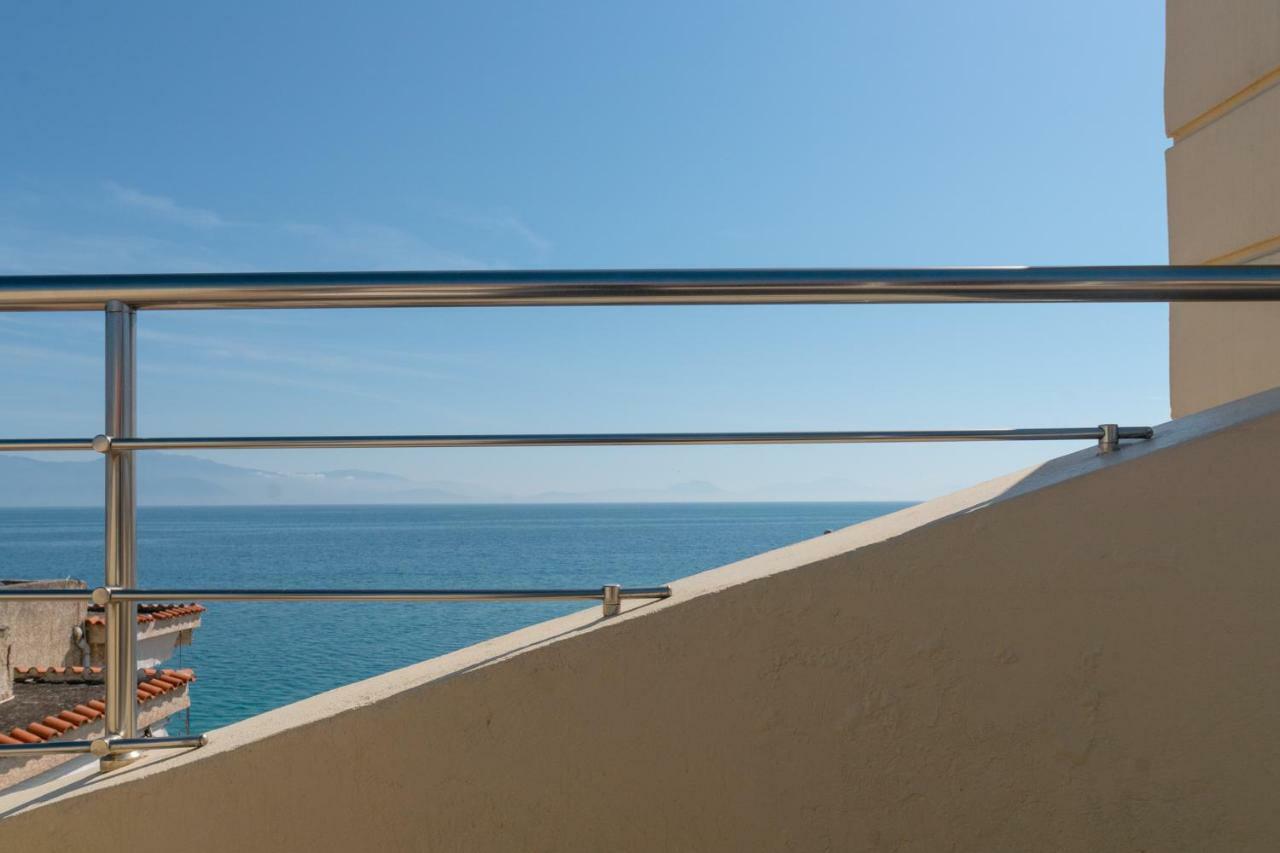 Diamante Beachfront Suites Xylokastro Dış mekan fotoğraf